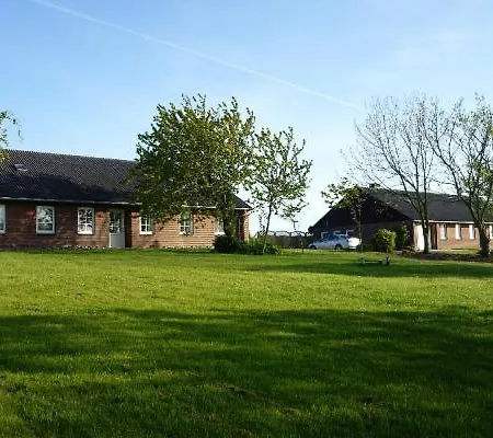 Haus-tholendorf-sonne-satt-natur-pur
